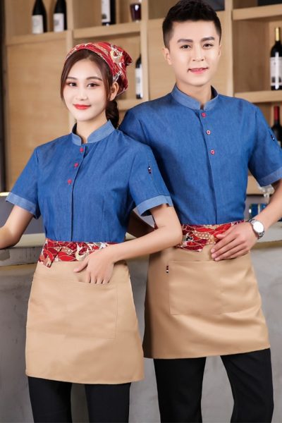 Đồng Phục Nhà Hàng Khách Sạn-Đồng Phục Pha Chế Áo Sơ Mi Xanh Phối Đỏ, Tạp Dề Nâu Phối Họa Tiết 61