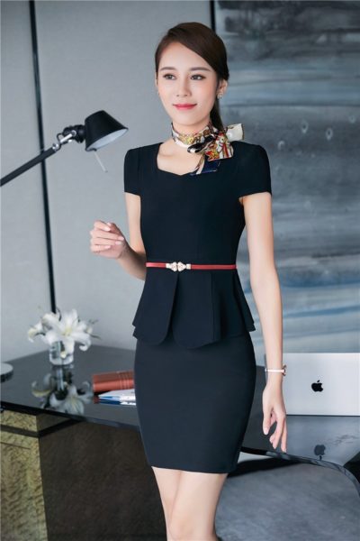 Đồng phục nhà hàng khách sạn – Đồng phục lễ tân màu đen phối khăn cổ 76